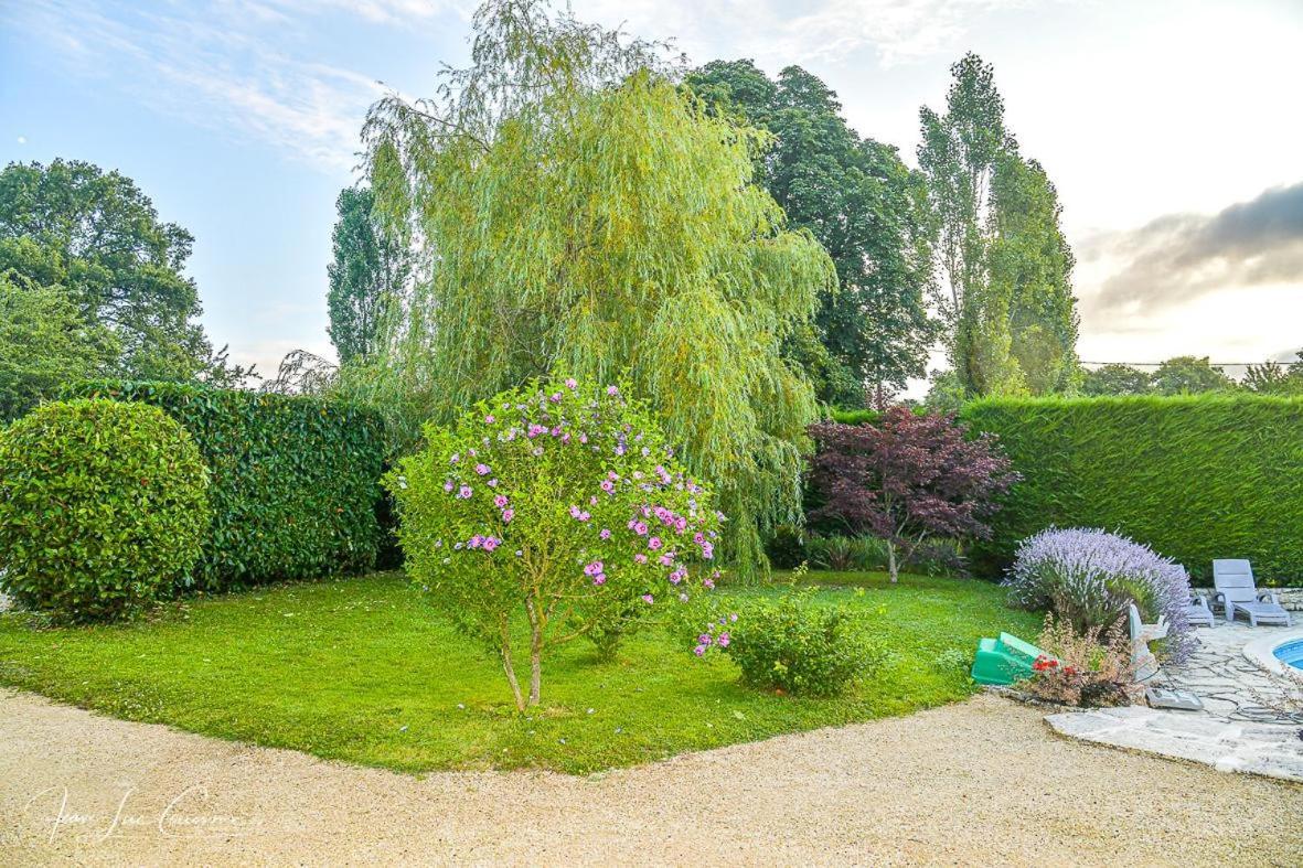 Chez Valade Apartment Payroux Bagian luar foto