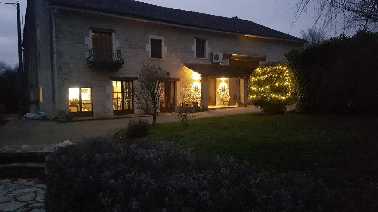 Chez Valade Apartment Payroux Bagian luar foto