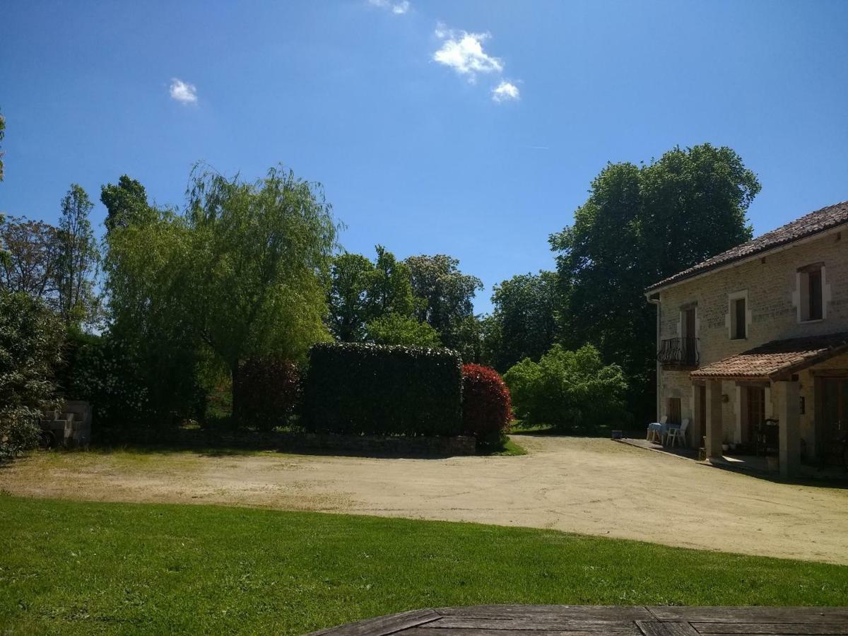 Chez Valade Apartment Payroux Bagian luar foto